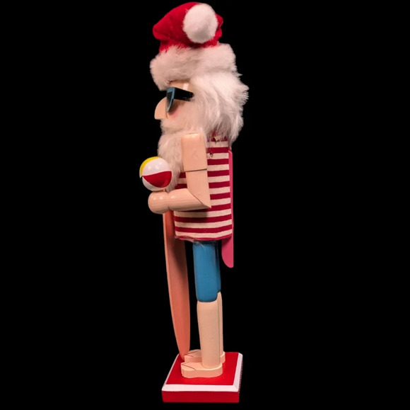 What Does Santa Do On Vacay? Why Surfing Of Course! - Picture 4 of 7